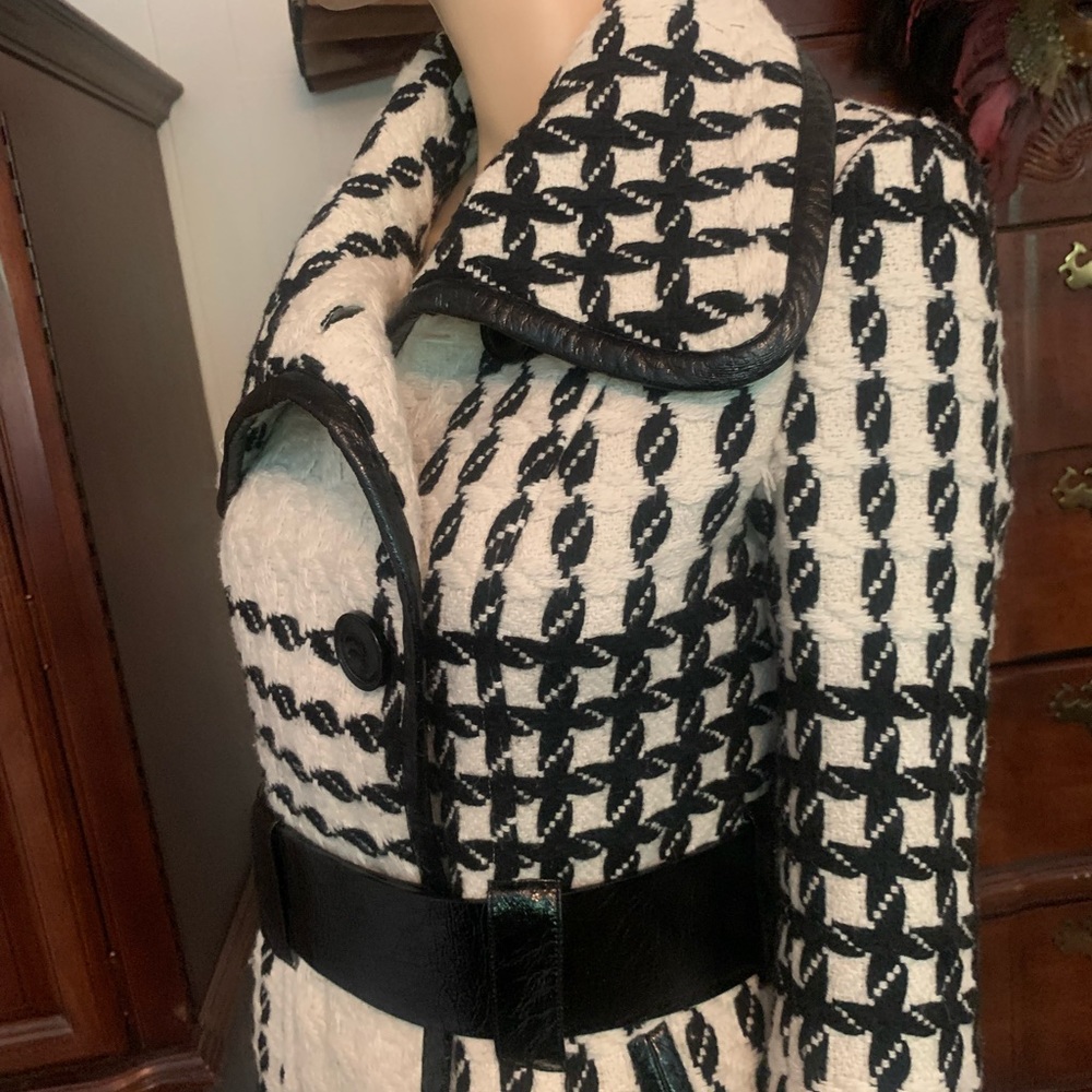 Vertigo Coat - image 5